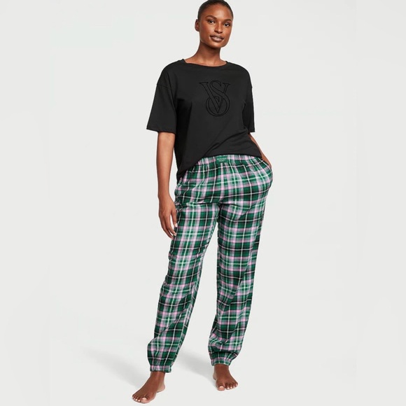 Victoria's Secret 2-Piece Flannel Jogger Tee-Jama Set Size XL - Picture 1 of 7